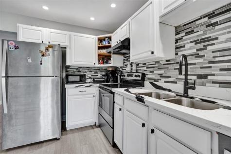 4017 Woodside Drive Coral Springs FL 33065