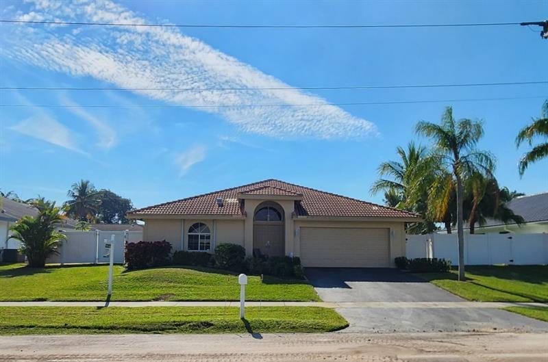 426 SE 3rd Place Dania Beach FL 33004