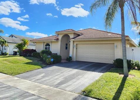 426 SE 3rd Place Dania Beach FL 33004