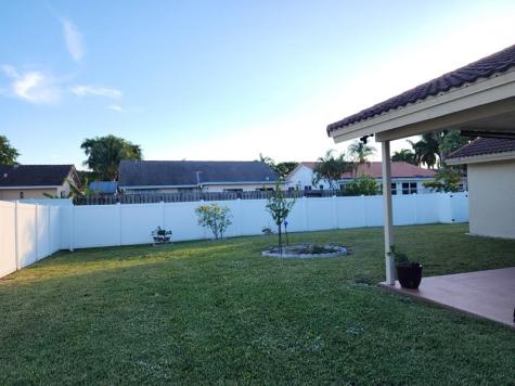 426 SE 3rd Place Dania Beach FL 33004