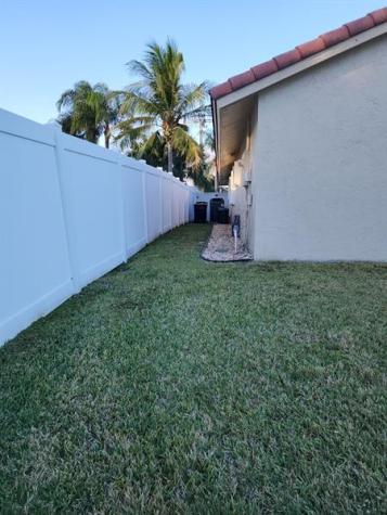 426 SE 3rd Place Dania Beach FL 33004