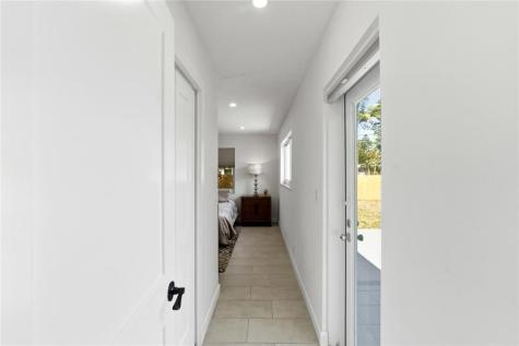 1741 NE 40th Street Oakland Park FL 33334