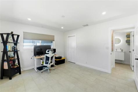 1741 NE 40th Street Oakland Park FL 33334