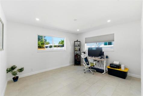 1741 NE 40th Street Oakland Park FL 33334