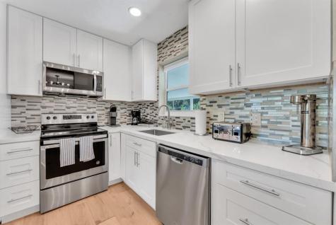 190 NE 21st Street Boca Raton FL 33431