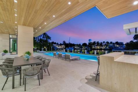 2560 Del Lago Drive Fort Lauderdale FL 33316