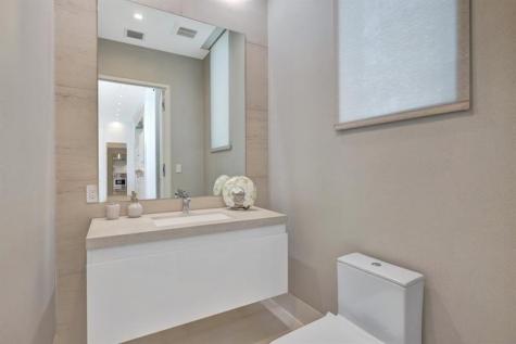 2560 Del Lago Drive Fort Lauderdale FL 33316