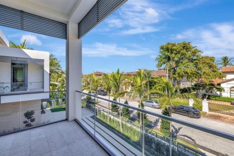 2560 Del Lago Drive Fort Lauderdale FL 33316