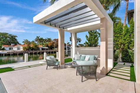2560 Del Lago Drive Fort Lauderdale FL 33316