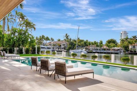 2560 Del Lago Drive Fort Lauderdale FL 33316