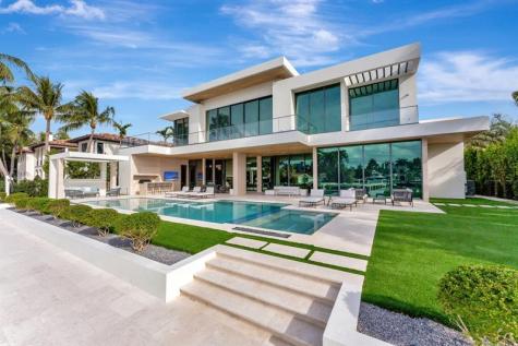 2560 Del Lago Drive Fort Lauderdale FL 33316