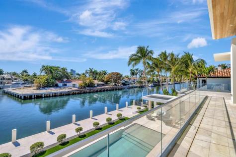 2560 Del Lago Drive Fort Lauderdale FL 33316