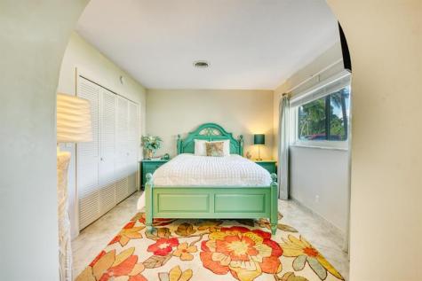 208 NE 30th Street Wilton Manors FL 33334