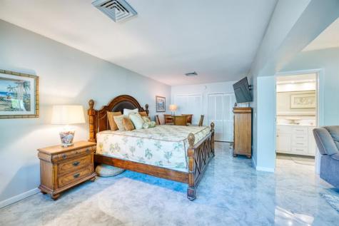 208 NE 30th Street Wilton Manors FL 33334