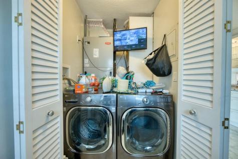 208 NE 30th Street Wilton Manors FL 33334