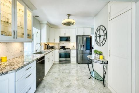 208 NE 30th Street Wilton Manors FL 33334