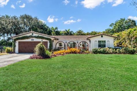 901 NW 116th Terrace Plantation FL 33325