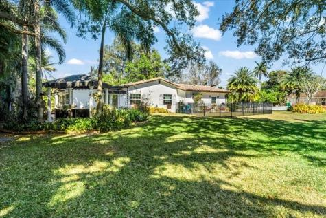 901 NW 116th Terrace Plantation FL 33325