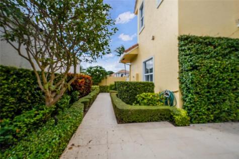 3585 Admirals Way Delray Beach FL 33483