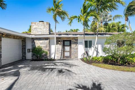 2233 NE 30th Court Lighthouse Point FL 33064