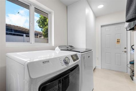 2233 NE 30th Court Lighthouse Point FL 33064
