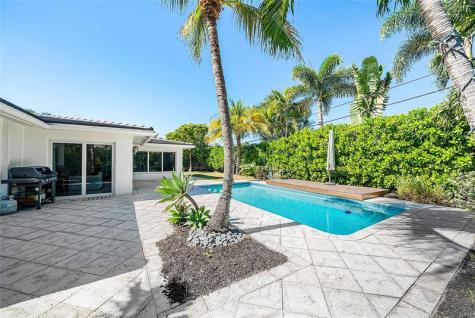 2233 NE 30th Court Lighthouse Point FL 33064