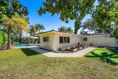 2233 NE 30th Court Lighthouse Point FL 33064