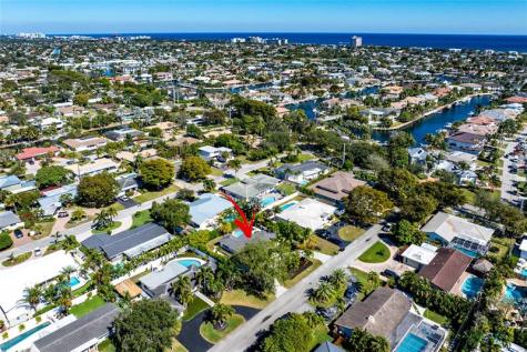 2233 NE 30th Court Lighthouse Point FL 33064