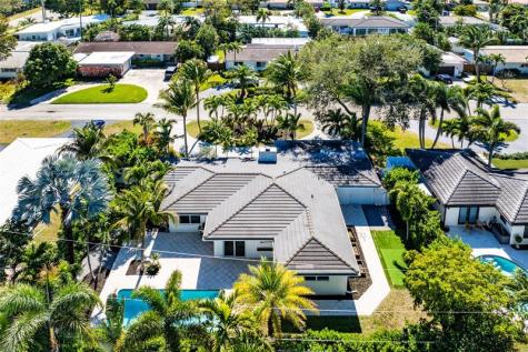 2233 NE 30th Court Lighthouse Point FL 33064