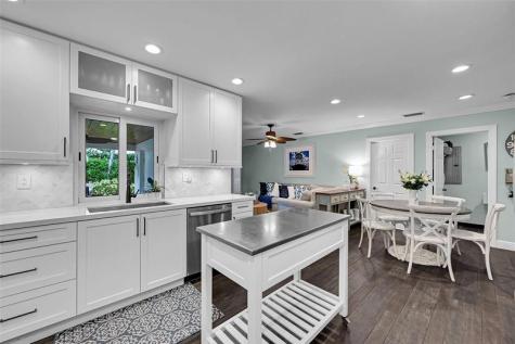 4221 NE 26th Avenue Lighthouse Point FL 33064