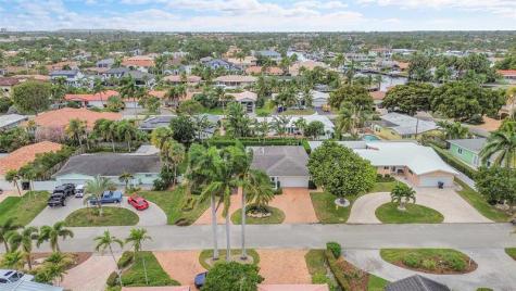 4221 NE 26th Avenue Lighthouse Point FL 33064