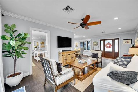 4221 NE 26th Avenue Lighthouse Point FL 33064