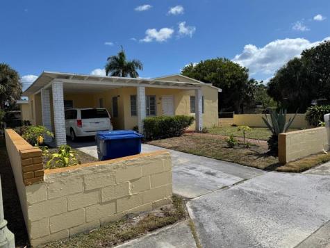958 W 4th Street Riviera Beach FL 33404