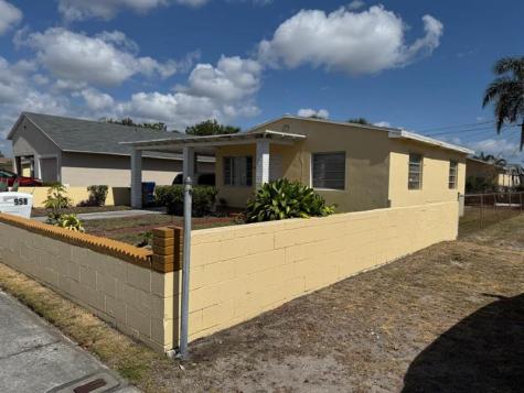 958 W 4th Street Riviera Beach FL 33404
