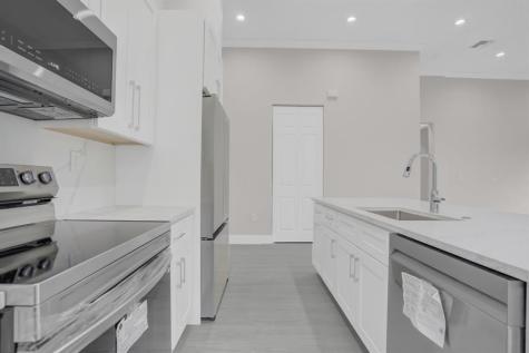 Pembroke Pines FL 33024