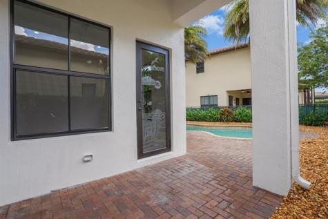 Pembroke Pines FL 33024