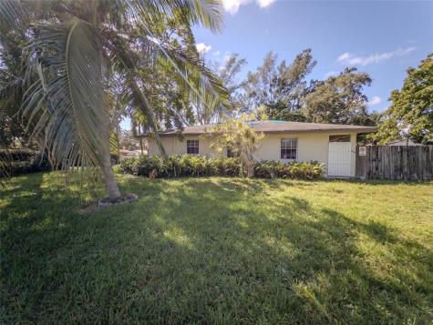 1403 SW 27th Court Fort Lauderdale FL 33315