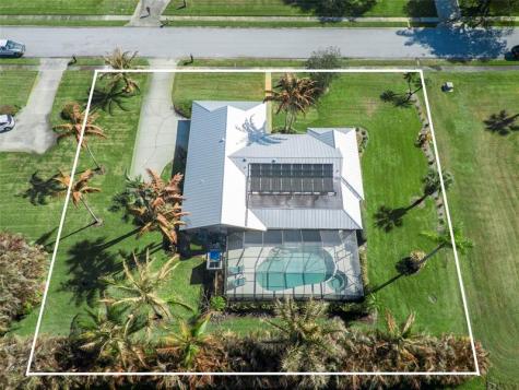 915 32ND Avenue Vero Beach FL 32960