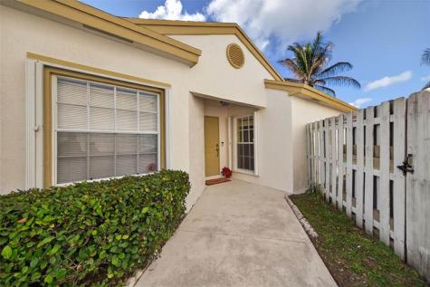 351 E Riverbend Drive Sunrise FL 33326