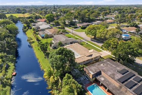1430 NW 73 Avenue Plantation FL 33313