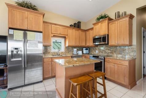 392 Nettles Boulevard Jensen Beach FL 34957