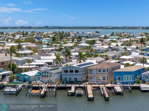 392 Nettles Boulevard Jensen Beach FL 34957