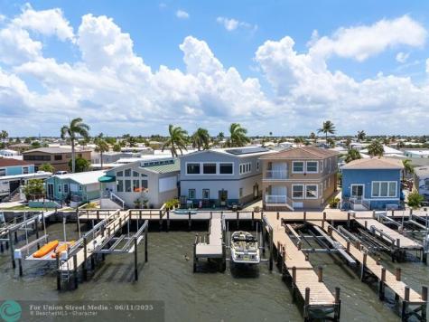392 Nettles Boulevard Jensen Beach FL 34957