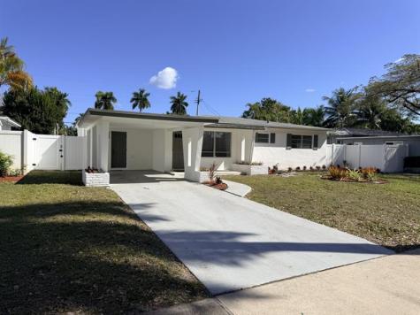 607 N Golf Drive Hollywood FL 33021
