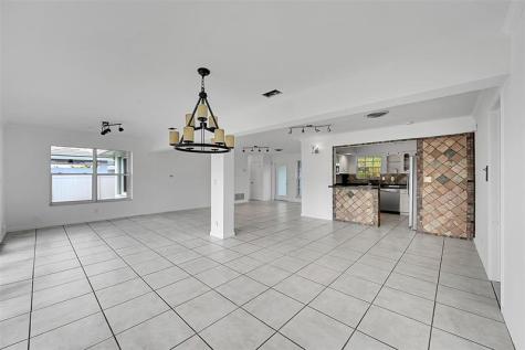 220 SE 10th Street Pompano Beach FL 33060