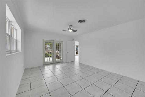 220 SE 10th Street Pompano Beach FL 33060