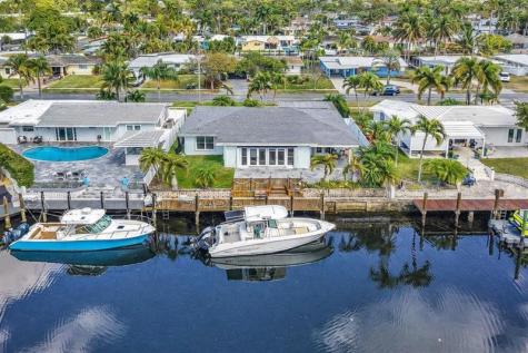 220 SE 10th Street Pompano Beach FL 33060