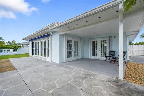 220 SE 10th Street Pompano Beach FL 33060