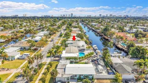 220 SE 10th Street Pompano Beach FL 33060