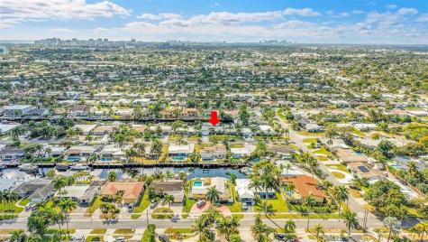 220 SE 10th Street Pompano Beach FL 33060